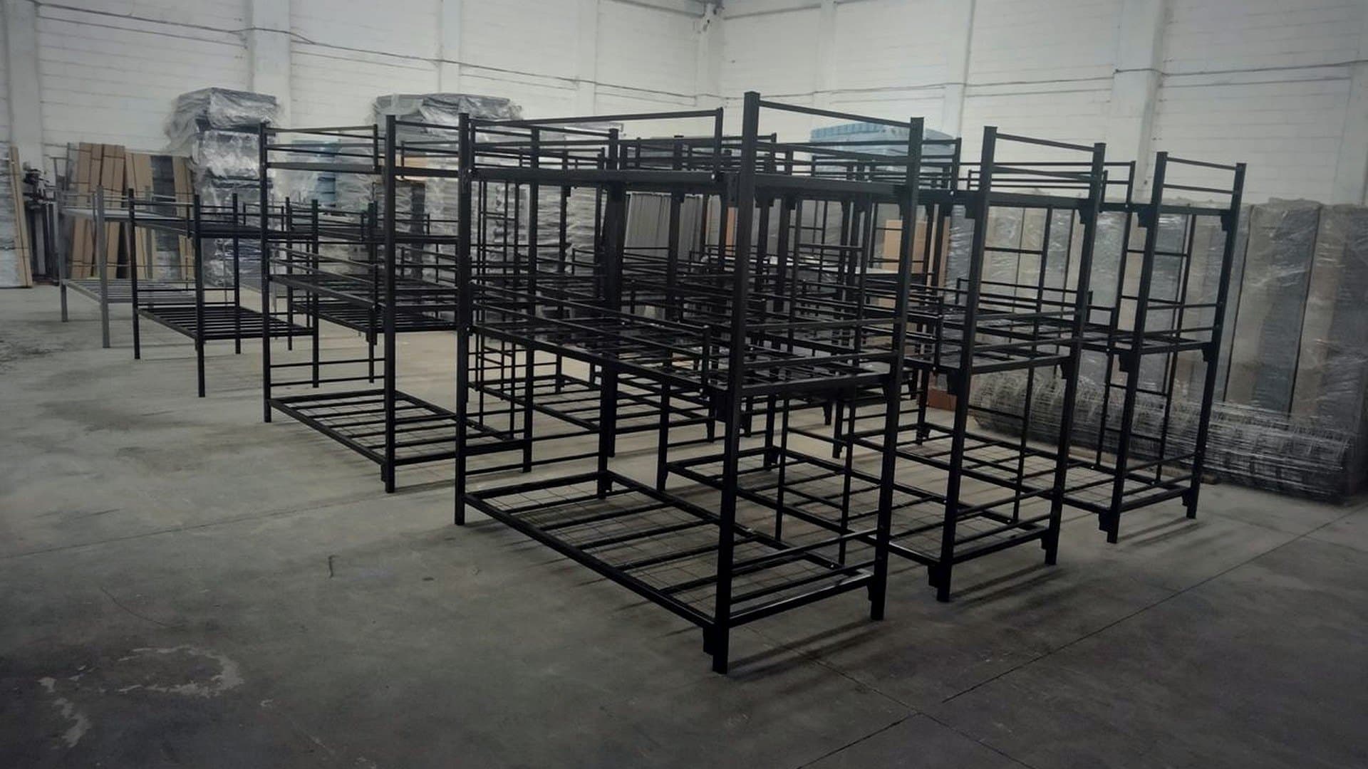 Literas de acero recién fabricadas en la planta FSE de Chalco, Estado de México
